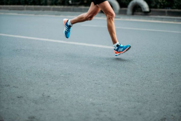 Comment planifier un entraînement efficace pour se préparer à une course à pied ?