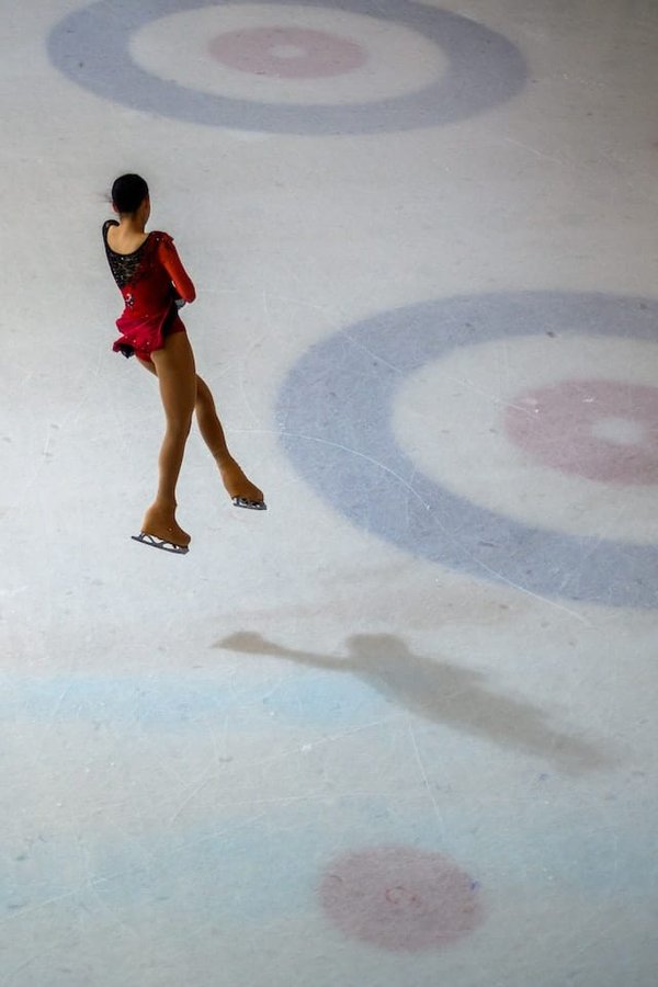 Patinage artistique : Techniques, astuces et compétitions pour maîtriser le sport